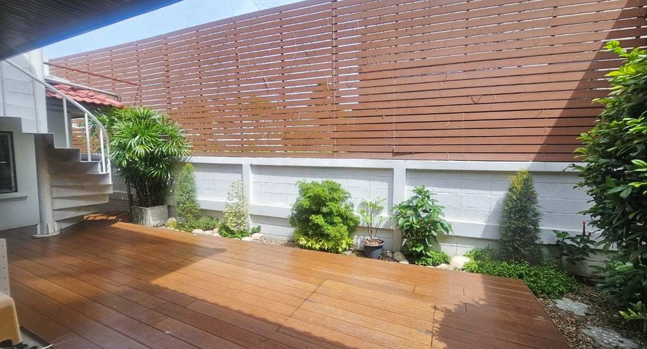For sale 4 bedrooms house in Phaya Thai, Bangkok