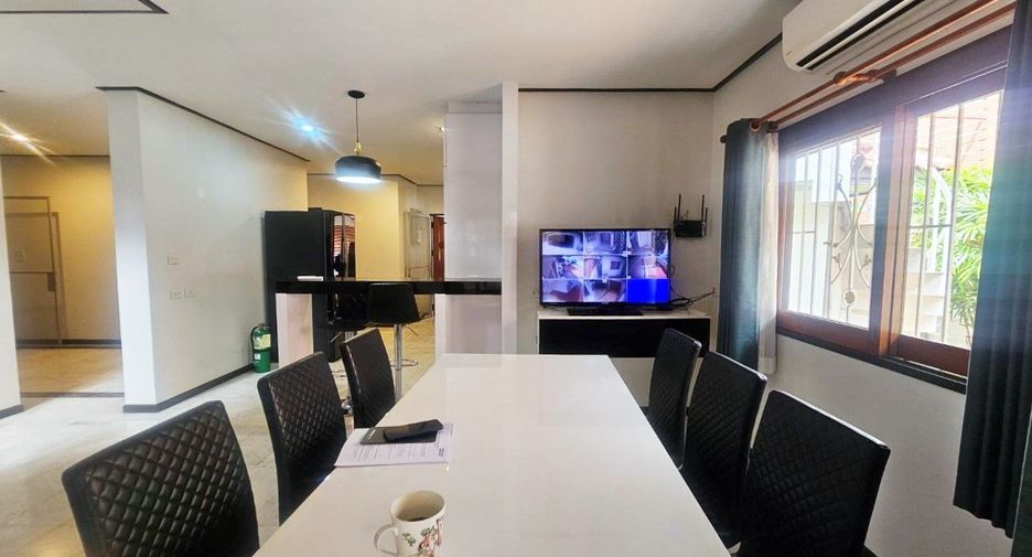For sale 4 bedrooms house in Phaya Thai, Bangkok