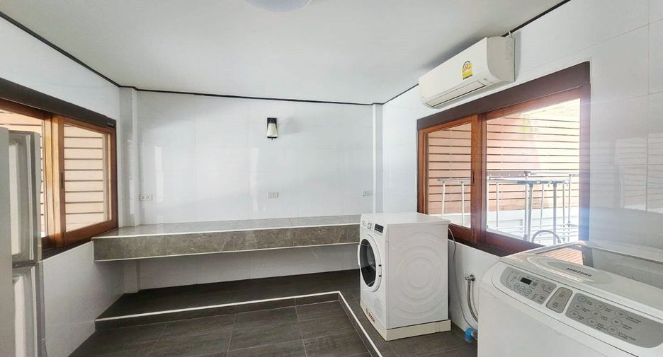 For sale 4 bedrooms house in Phaya Thai, Bangkok