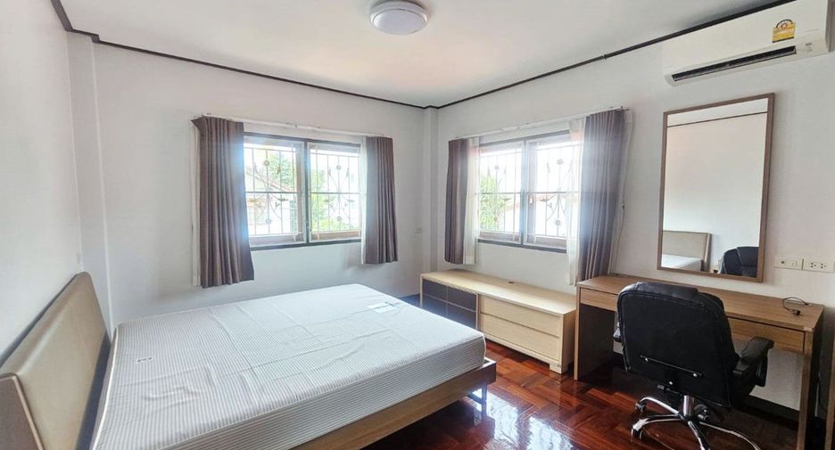 For sale 4 bedrooms house in Phaya Thai, Bangkok