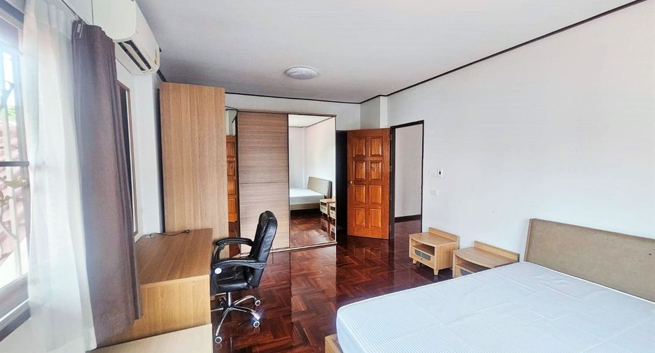 For sale 4 bedrooms house in Phaya Thai, Bangkok