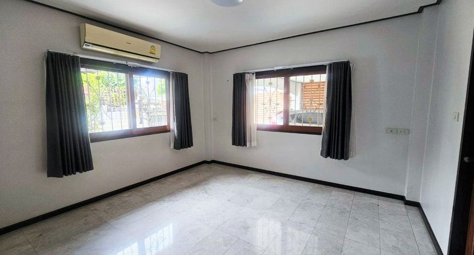 For sale 4 bedrooms house in Phaya Thai, Bangkok