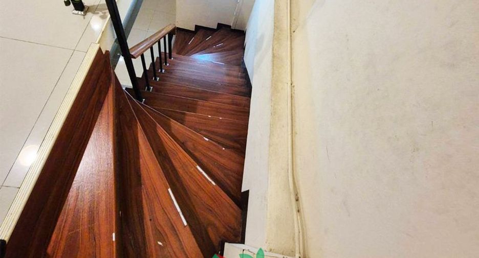 For sale 25 bedrooms hotel in Phra Nakhon, Bangkok
