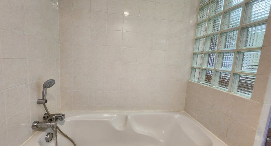 Apartment zur Miete mit 2 Zimmer in Khlong Toei, Bangkok