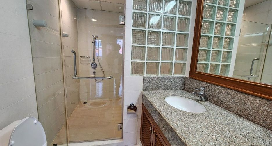 Apartment zur Miete mit 2 Zimmer in Khlong Toei, Bangkok