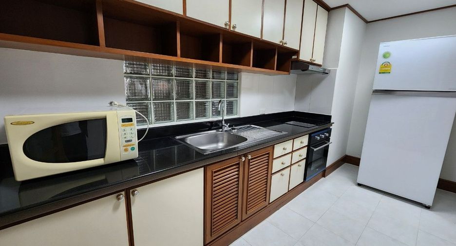 Apartment zur Miete mit 2 Zimmer in Khlong Toei, Bangkok