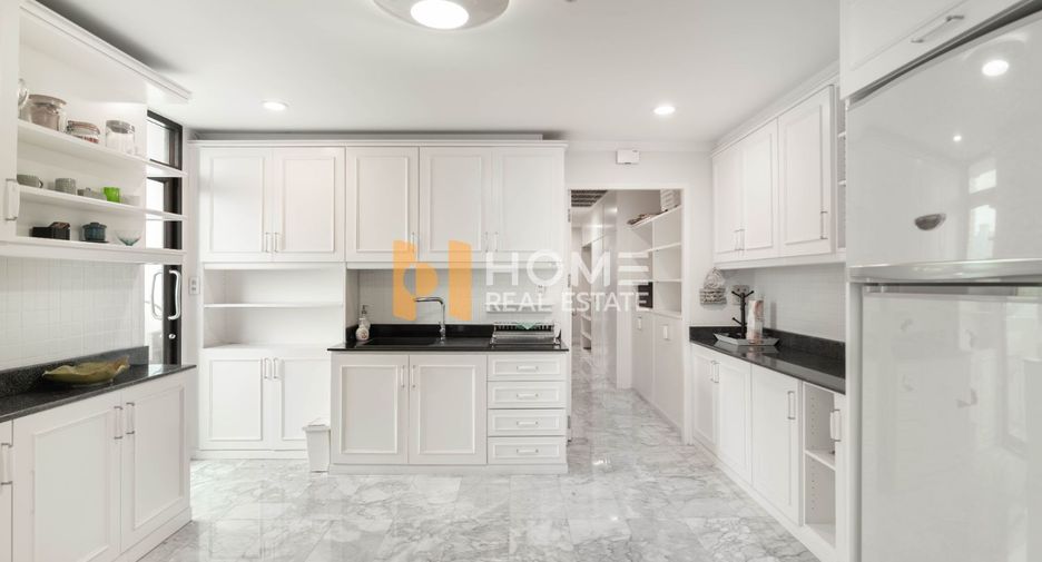 For sale 3 bedrooms condo in Ratchathewi, Bangkok