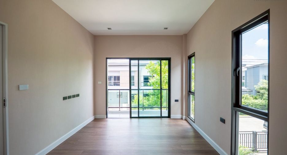 For sale 3 bedrooms house in Lam Luk Ka, Pathum Thani