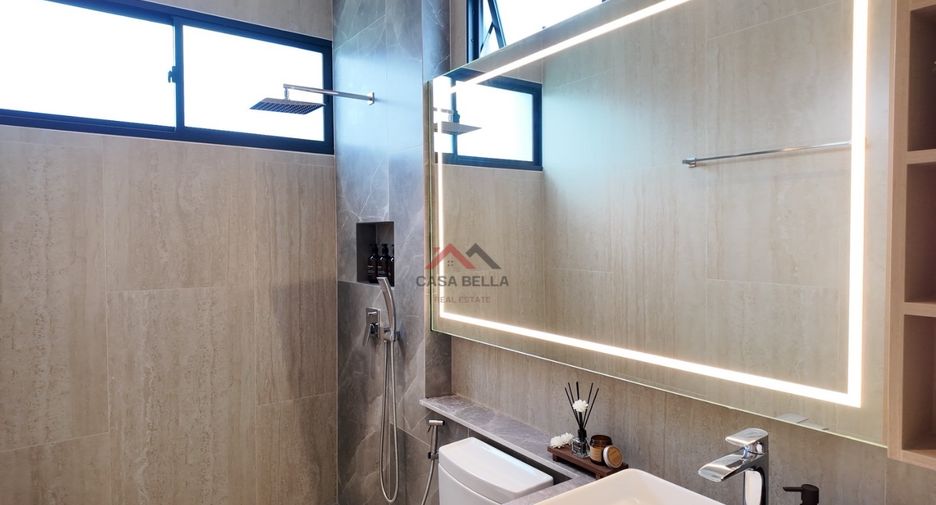 Villa zum Kauf mit 5 Zimmer in Bang Lamung, Chonburi