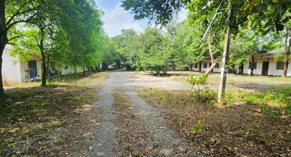 出售 土地 在 Si Racha, Chon Buri