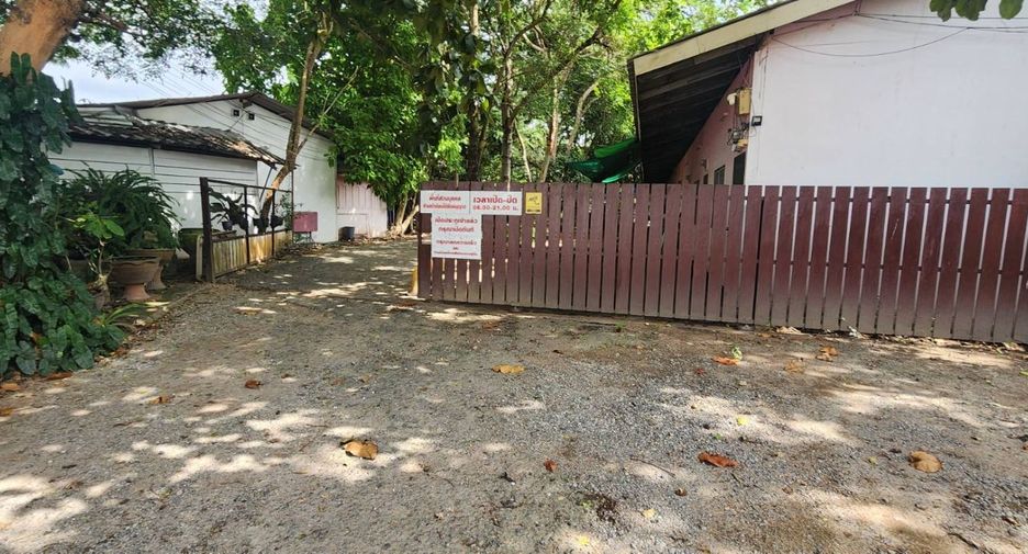 出售 土地 在 Si Racha, Chon Buri