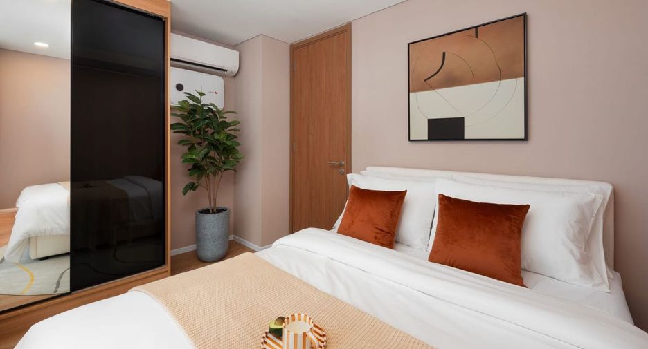 For sale 2 bedrooms condo in Huai Khwang, Bangkok