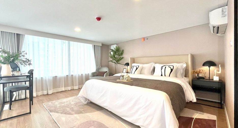 For sale 2 bedrooms condo in Huai Khwang, Bangkok