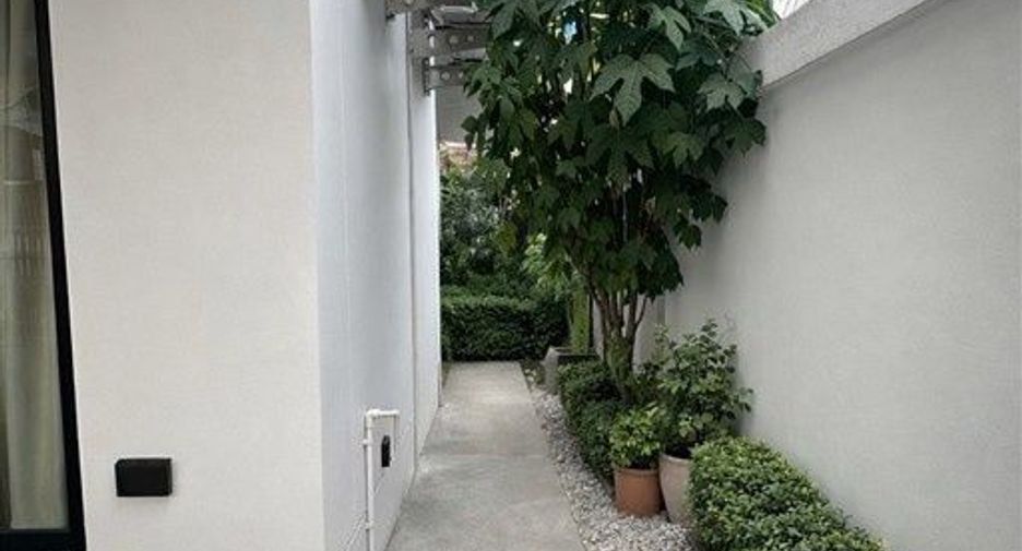 For rent and for sale 4 bedrooms house in Pak Kret, Nonthaburi