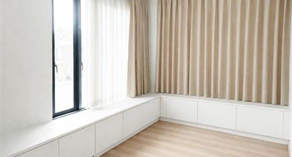 For rent and for sale 4 bedrooms house in Pak Kret, Nonthaburi