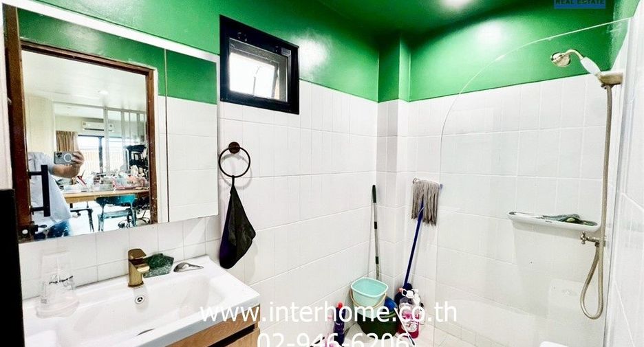 For rent and for sale 4 bedrooms house in Pak Kret, Nonthaburi