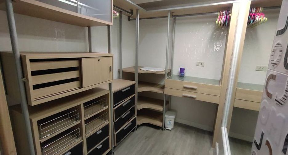 ให้เช่า 5 ห้องนอน คอนโด ใน วัฒนา, กรุงเทพฯ