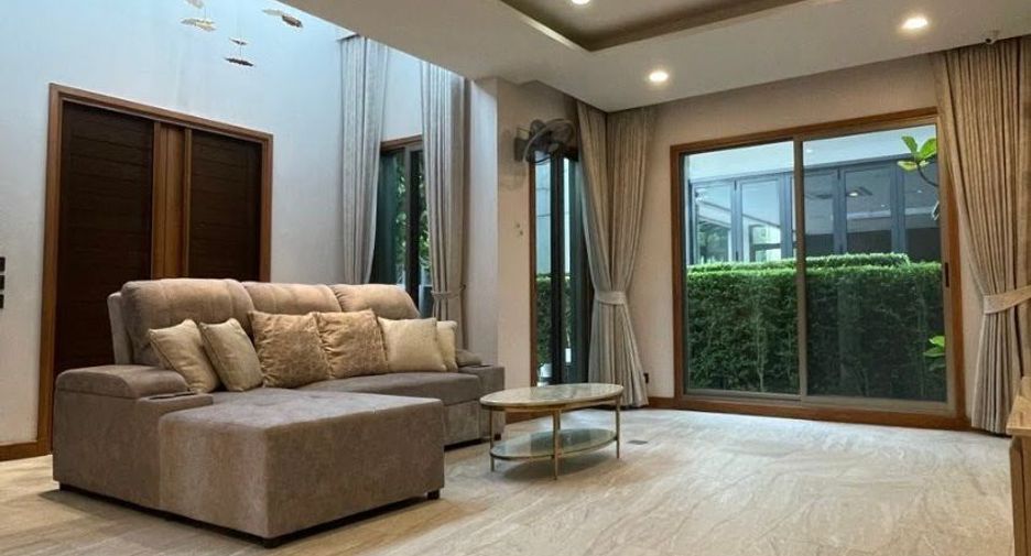 For rent 3 bedrooms house in Saphan Sung, Bangkok