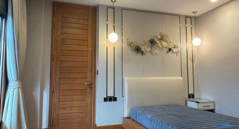 For rent 3 bedrooms house in Saphan Sung, Bangkok