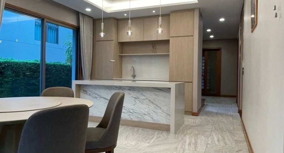 For rent 3 bedrooms house in Saphan Sung, Bangkok