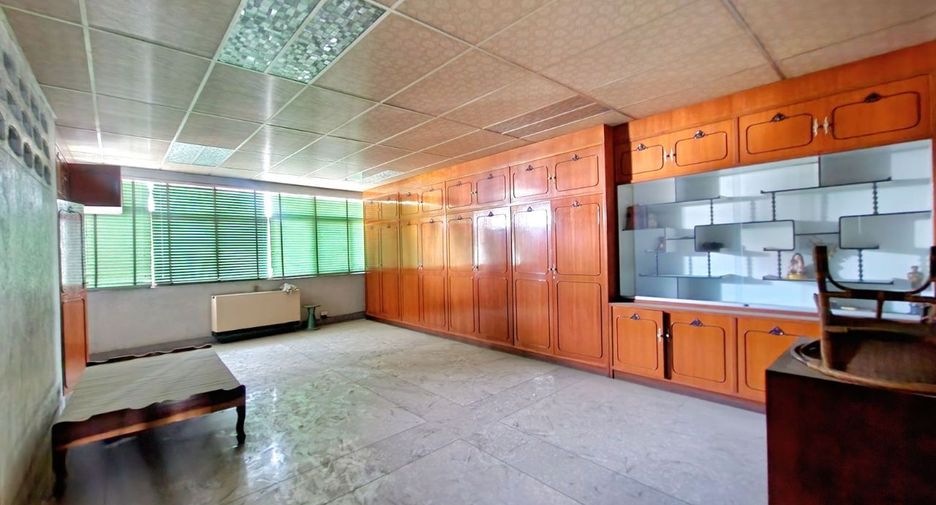 Casa adosada en venta de estudio en Bang Rak, Bangkok