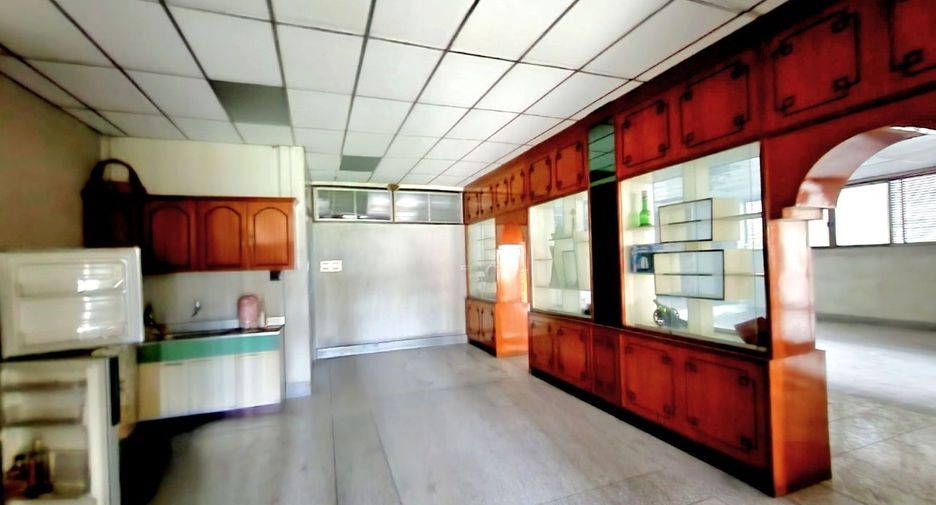 Casa adosada en venta de estudio en Bang Rak, Bangkok