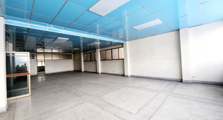 Casa adosada en venta de estudio en Bang Rak, Bangkok