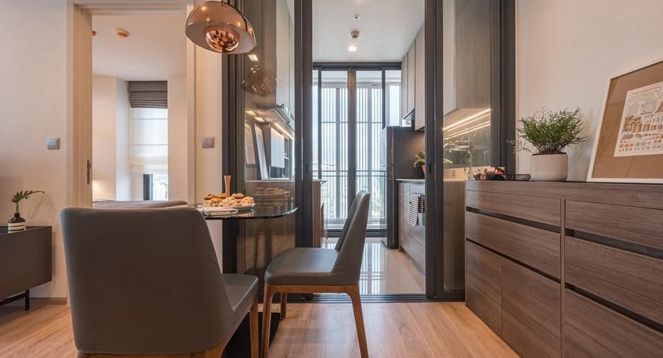 For rent 2 ベッドルーム condo in Phaya Thai, Bangkok