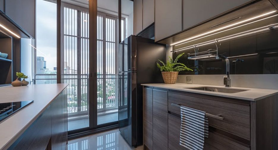 For rent 2 ベッドルーム condo in Phaya Thai, Bangkok