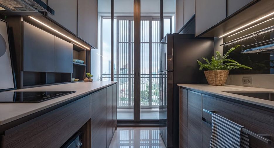 For rent 2 ベッドルーム condo in Phaya Thai, Bangkok