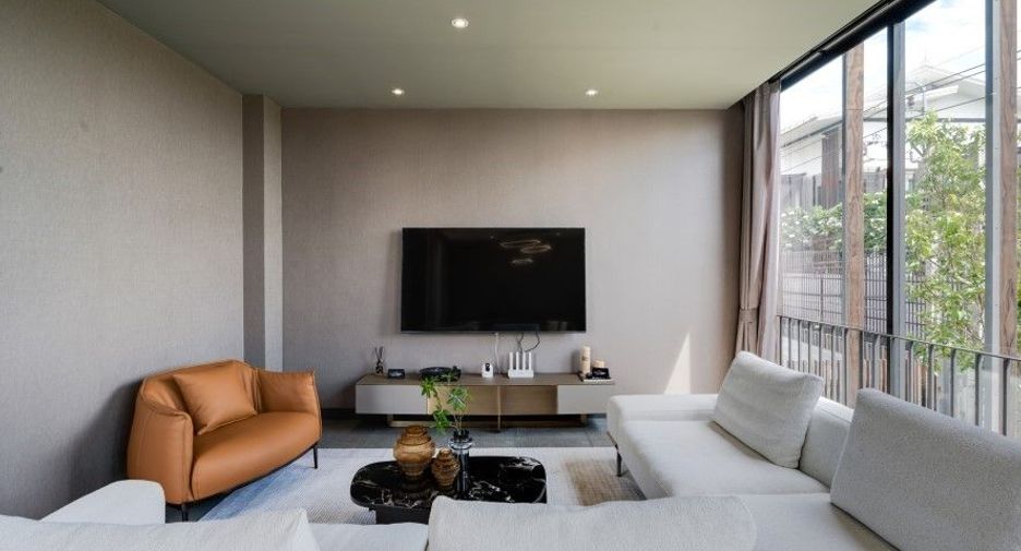 For sale 4 bedrooms house in Don Mueang, Bangkok