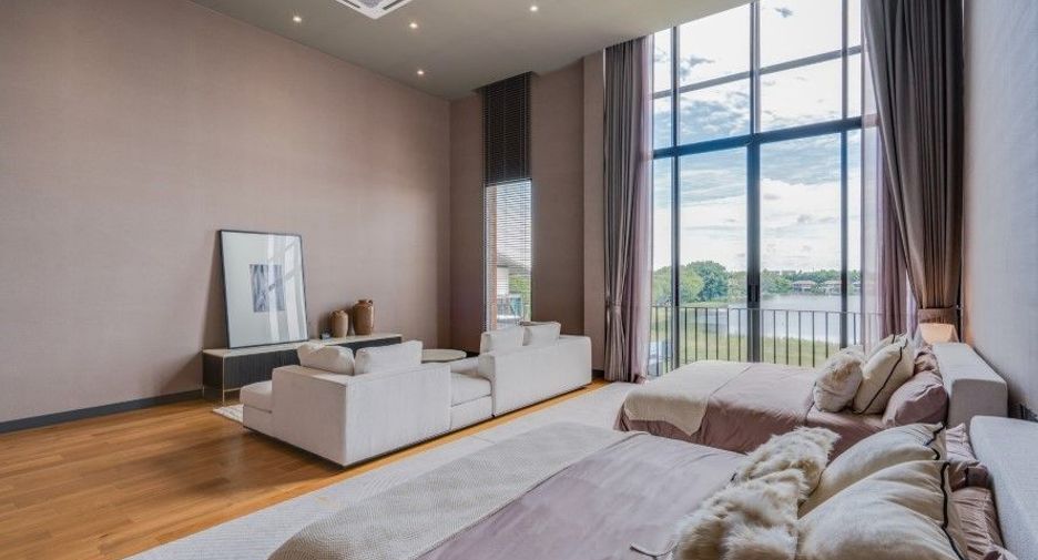 For sale 4 bedrooms house in Don Mueang, Bangkok