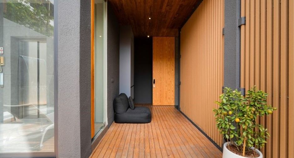 For sale 4 bedrooms house in Don Mueang, Bangkok