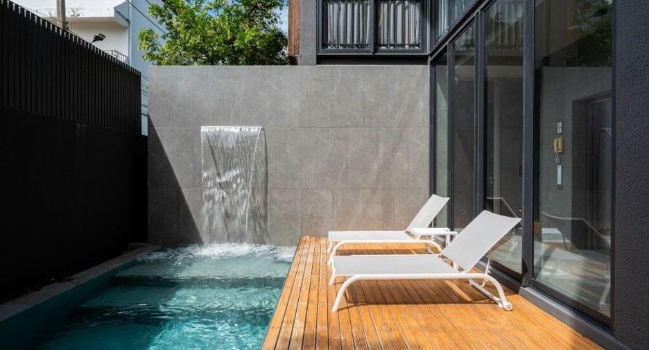 For sale 4 bedrooms house in Don Mueang, Bangkok