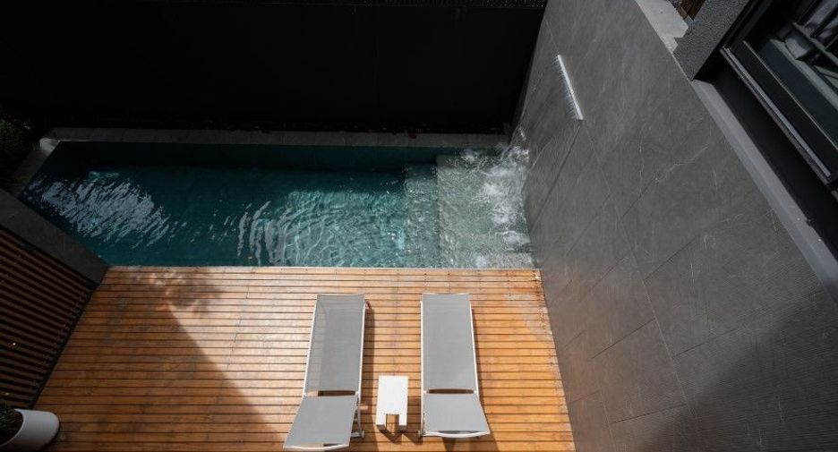 For sale 4 bedrooms house in Don Mueang, Bangkok