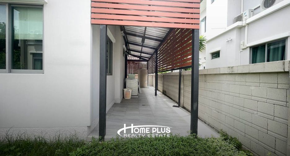 For sale 3 bedrooms house in Mueang Pathum Thani, Pathum Thani
