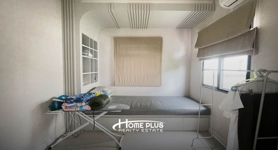 For sale 3 bedrooms house in Mueang Pathum Thani, Pathum Thani