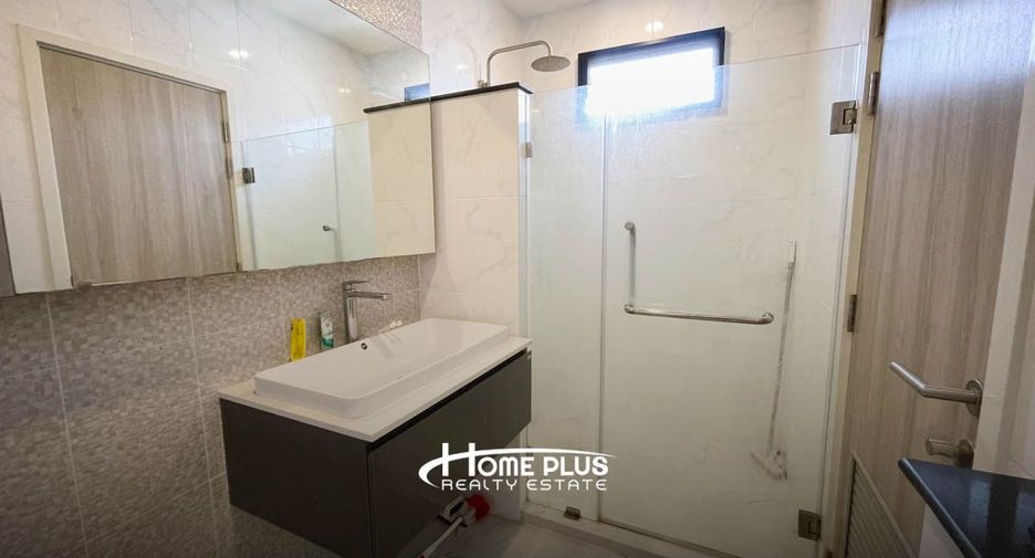 For sale 3 bedrooms house in Mueang Pathum Thani, Pathum Thani