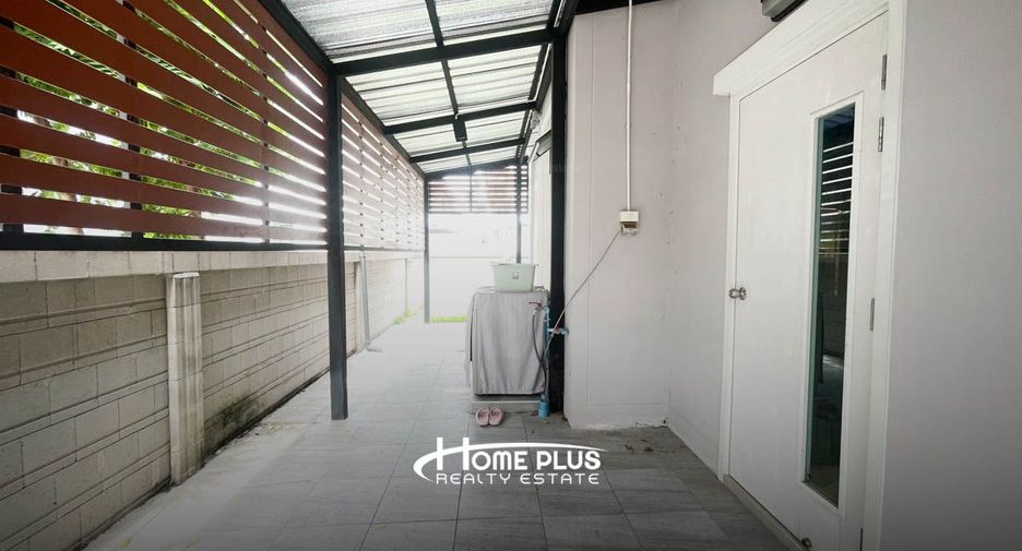 For sale 3 bedrooms house in Mueang Pathum Thani, Pathum Thani