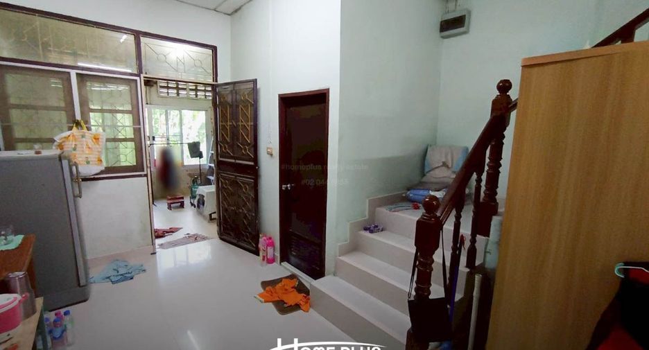 出售 2 卧室 联排别墅 在 Phra Khanong, 曼谷