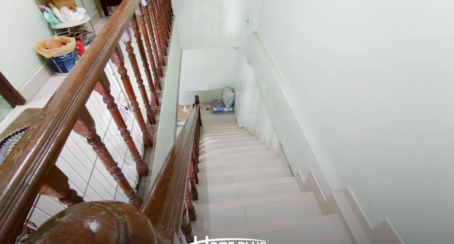 出售 2 卧室 联排别墅 在 Phra Khanong, 曼谷
