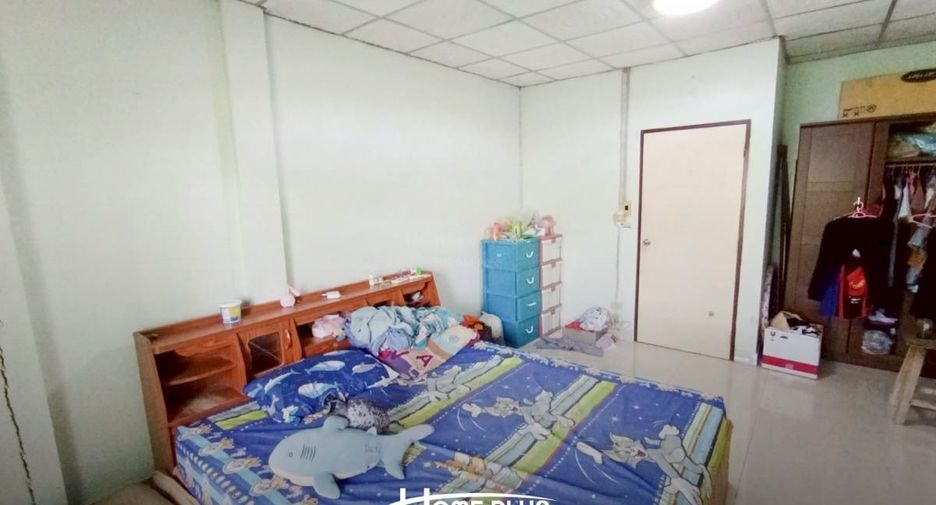 出售 2 卧室 联排别墅 在 Phra Khanong, 曼谷