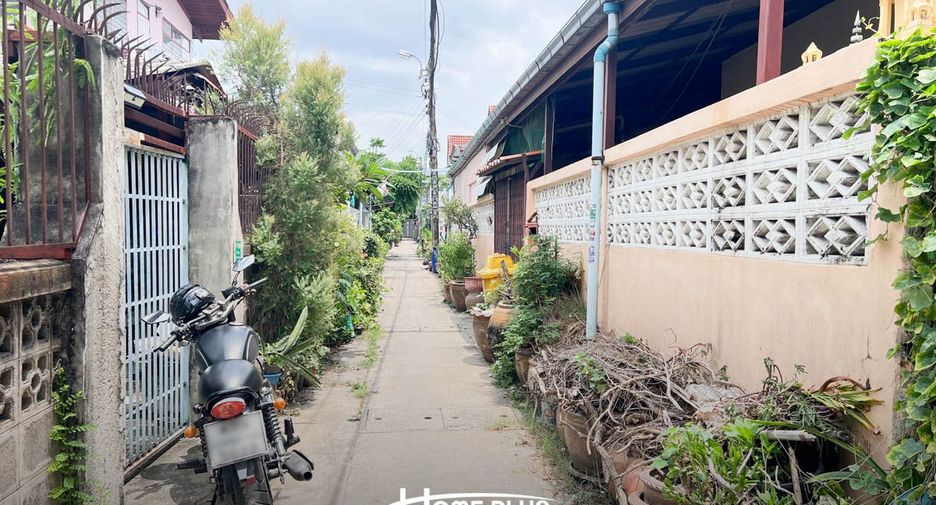 For sale 6 bedrooms house in Bang Phlat, Bangkok
