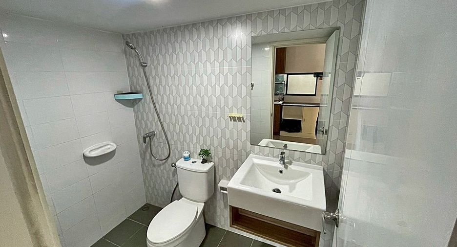 For rent 3 bedrooms townhouse in Bang Phli, Samut Prakan
