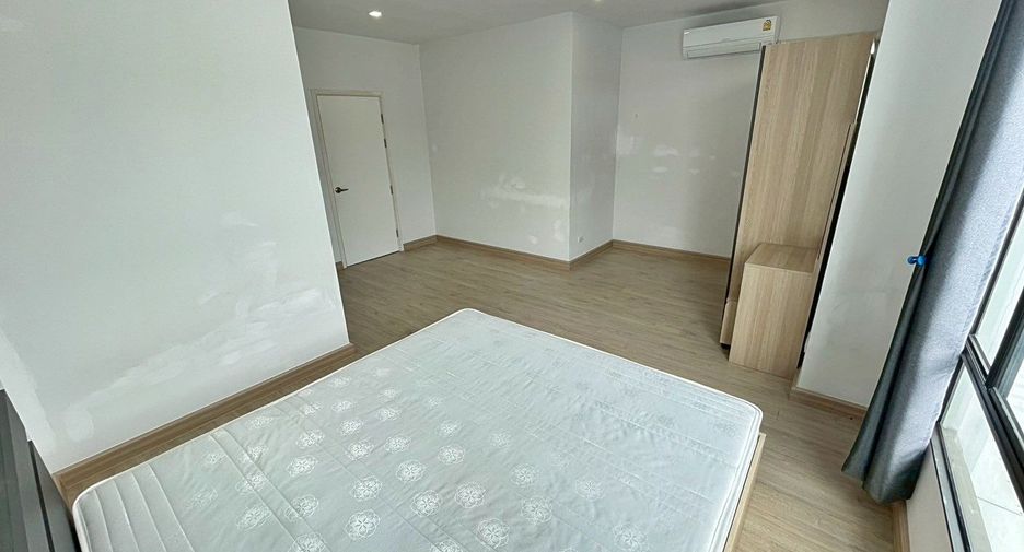 For rent 3 bedrooms townhouse in Bang Phli, Samut Prakan