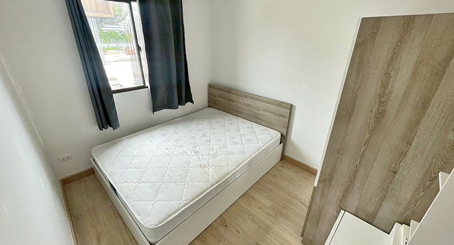 For rent 3 bedrooms townhouse in Bang Phli, Samut Prakan