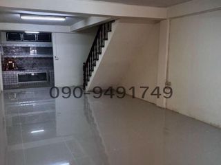 For rent 4 bedrooms townhouse in Bang Na, Bangkok