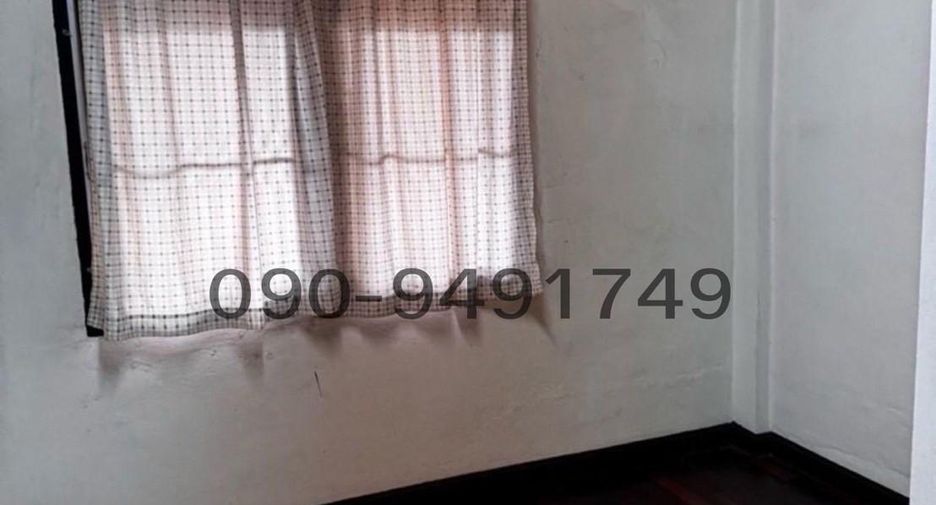 For rent 4 bedrooms townhouse in Bang Na, Bangkok