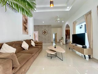 Villa en alquiler y en venta de 4 habitaciones en Mueang Chiang Mai, Chiang Mai
