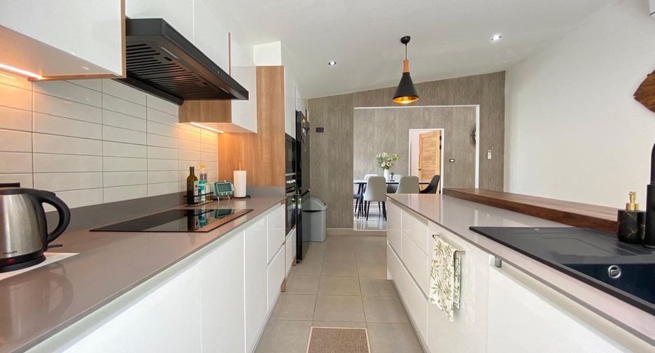For rent and for sale 4 bedrooms villa in Mueang Chiang Mai, Chiang Mai